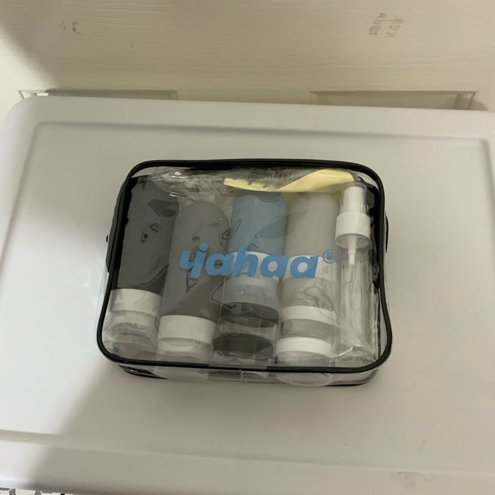 NWOT Yahaa Travel Bottle Set - Gray and White